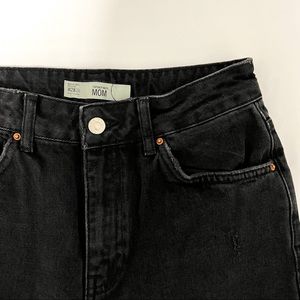 distressed topshop mom jeans (28W32L)